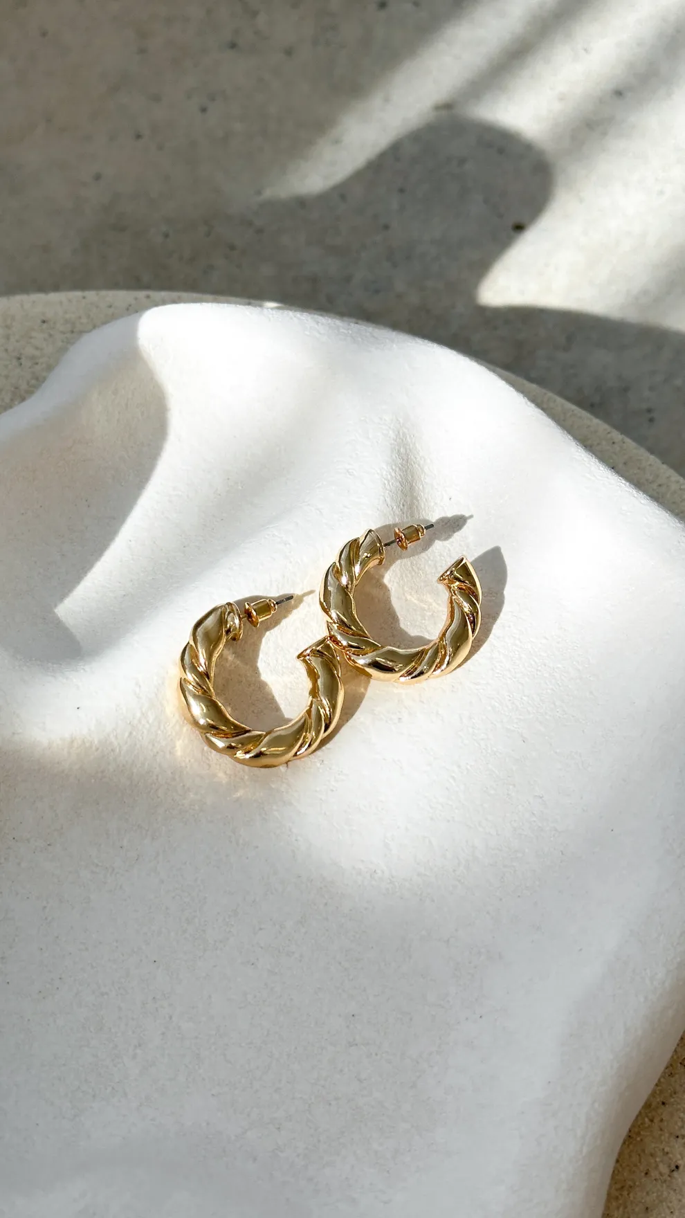 Amalie Hoop Earrings - Gold