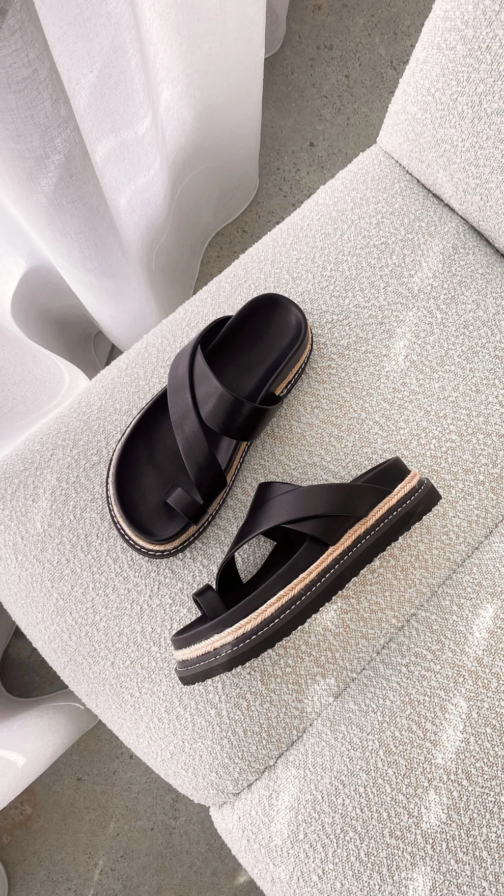 Armas Slide - Black