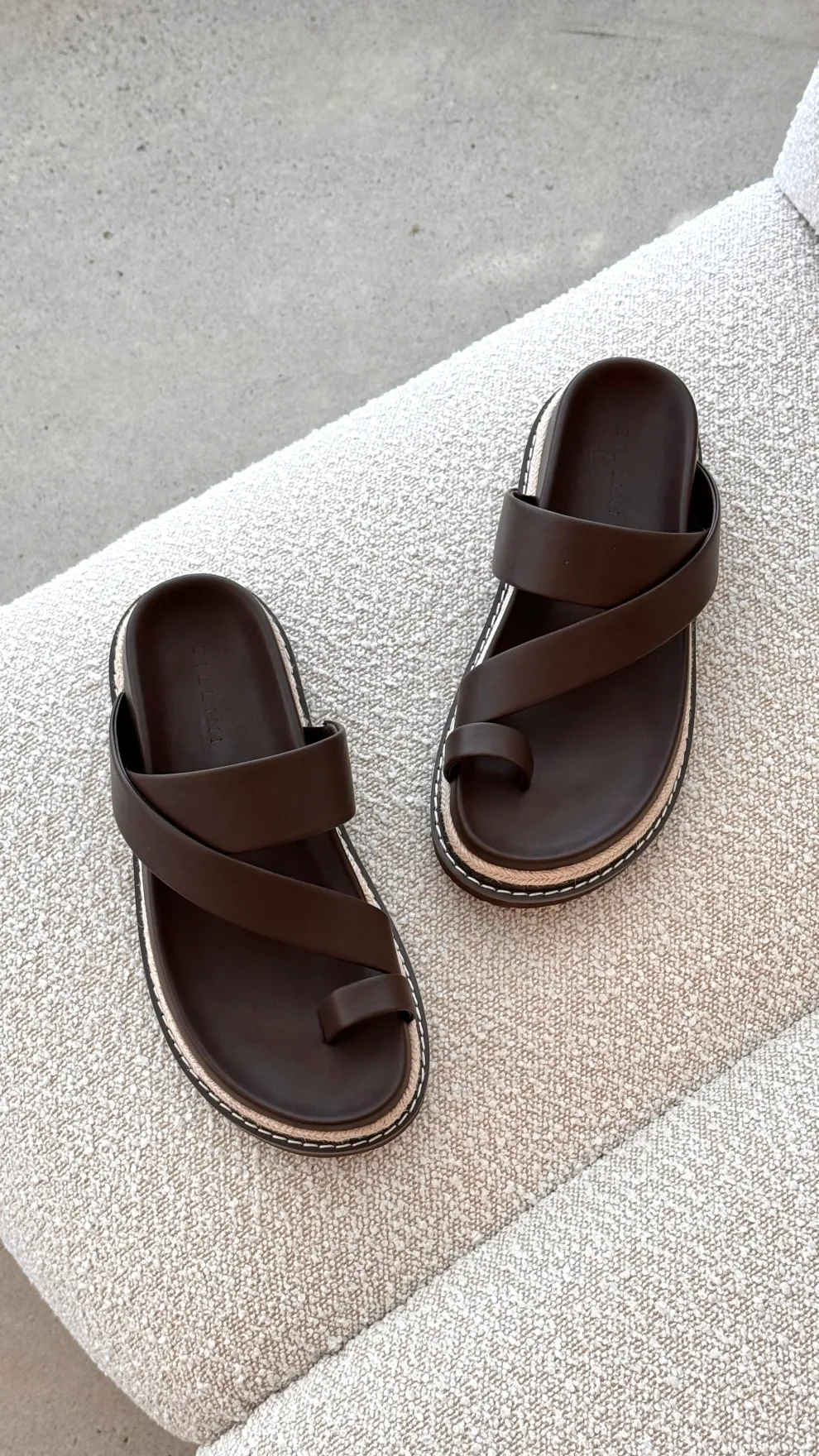 Armas Slide - Chocolate