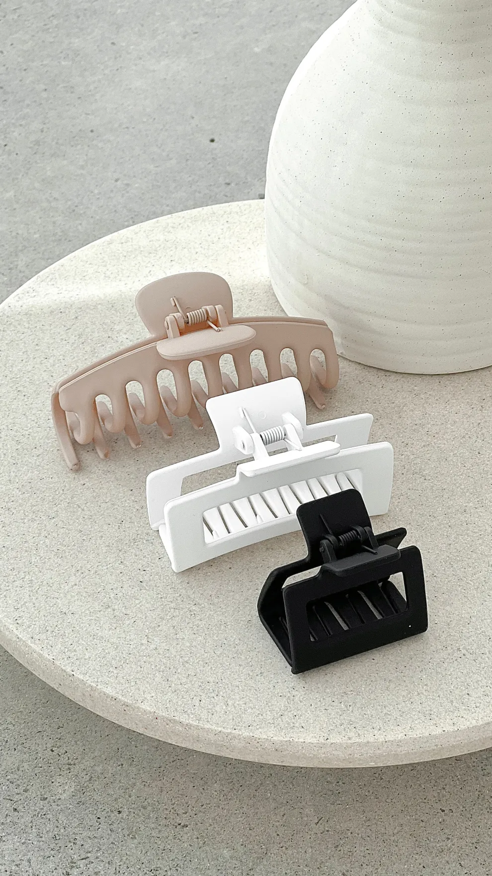 Larna 3 Pack Claw Clips - Beige/Black/White