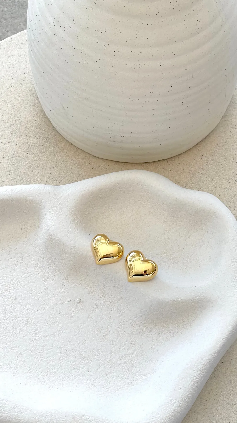 Neve Heart Earrings - Gold