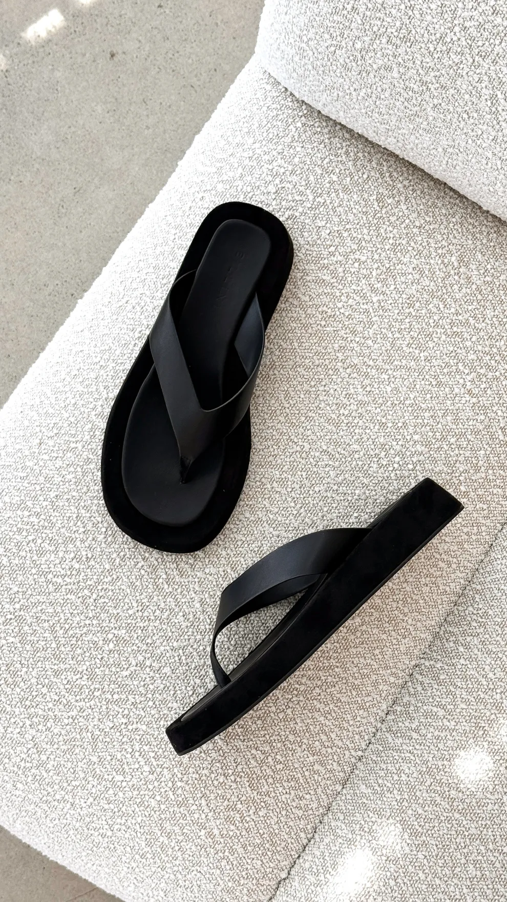 Yamira Thong - Black